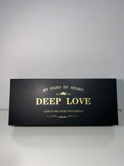 Napis "I♥u" z kwiatów mydlanych w pudełku Deep Love - obrazek 2
