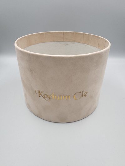 Pudełko okrągłe Welurowe "Kocham Cię" Beżowe - 17 cm x 13 cm - obrazek 2