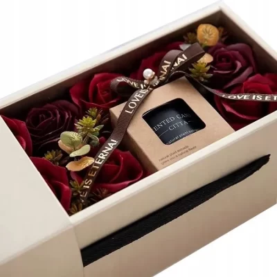 Flower box mydlany ze świecą sojową - Czerwony