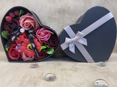 Flower box Czarny serce zamykane Czerwony